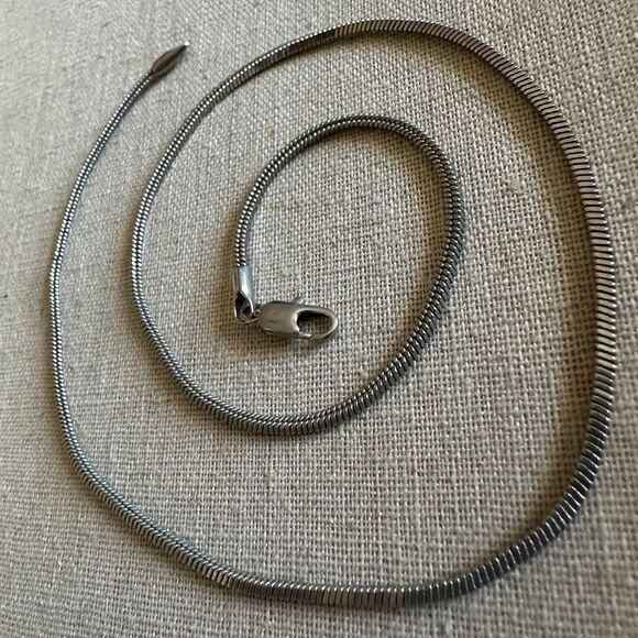 Unmarked Silver-Tone Snake Chain Necklace - 18” - Picture 8 of 16